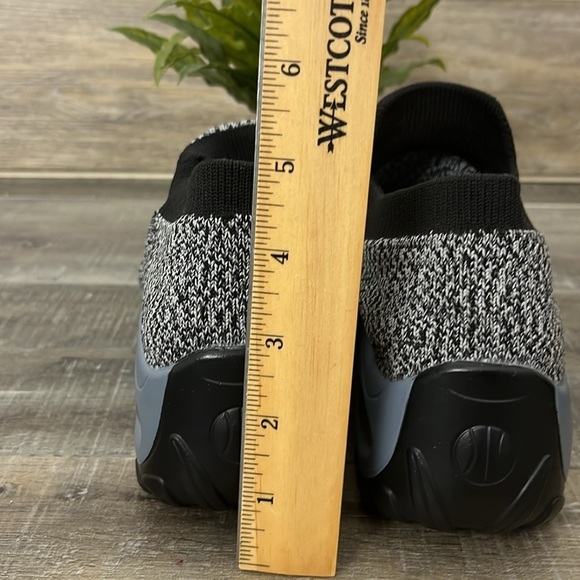Slow Man Walking Black and Gray Sock Sneaker Size 38/8 - Picture 10 of 13